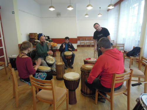 Neděle: program s djembe
